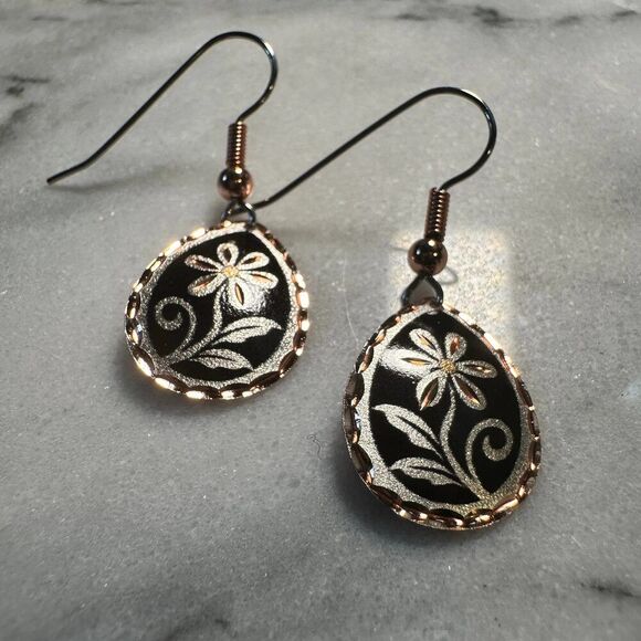 Handcrafted Boho Copper Earrings, Floral Wire Black Drop Earrings, Gift Box - Picture 4 of 4